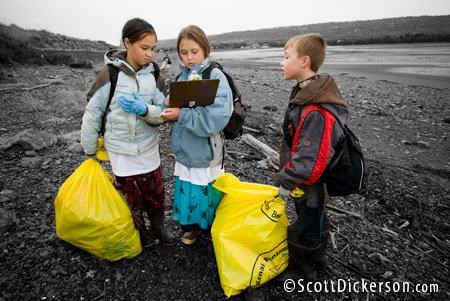 CoastWalk beach cleanup photo by Scott Dickerson.