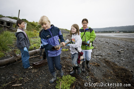 CoastWalk beach cleanup photo by Scott Dickerson.